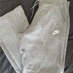 Nike Women’s Size L Heather Gray Flare leg sweat pants nwot